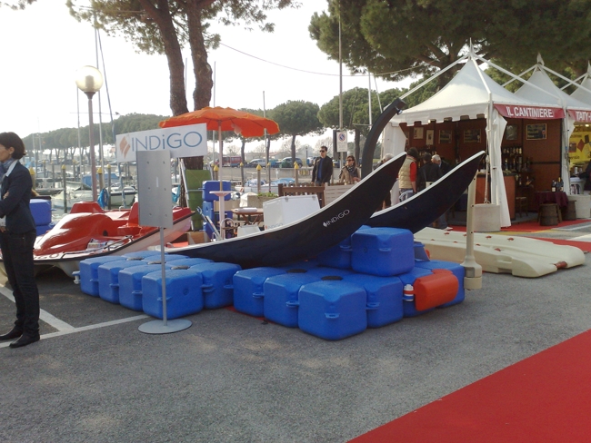PIATTAFORMA MOTO ACQUA FIERA NAUTICA JESOLO