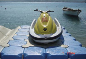 piattaforma modulare galleggiante per moto d'acqua jet sky seadoo bombardier yamaha suzuky honda kawasaky