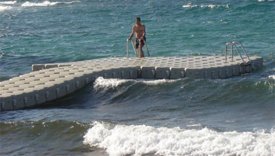 pontili resistenti al mare mosso, zattere per spiaggia e giochi mare
